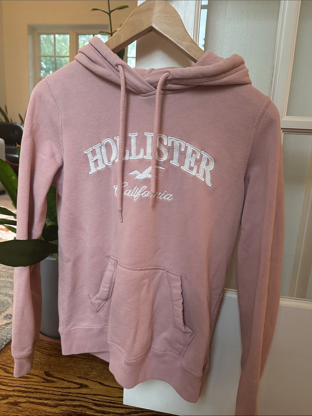 Hollister Dusty Pink Hooded Pullover Sweatshirt